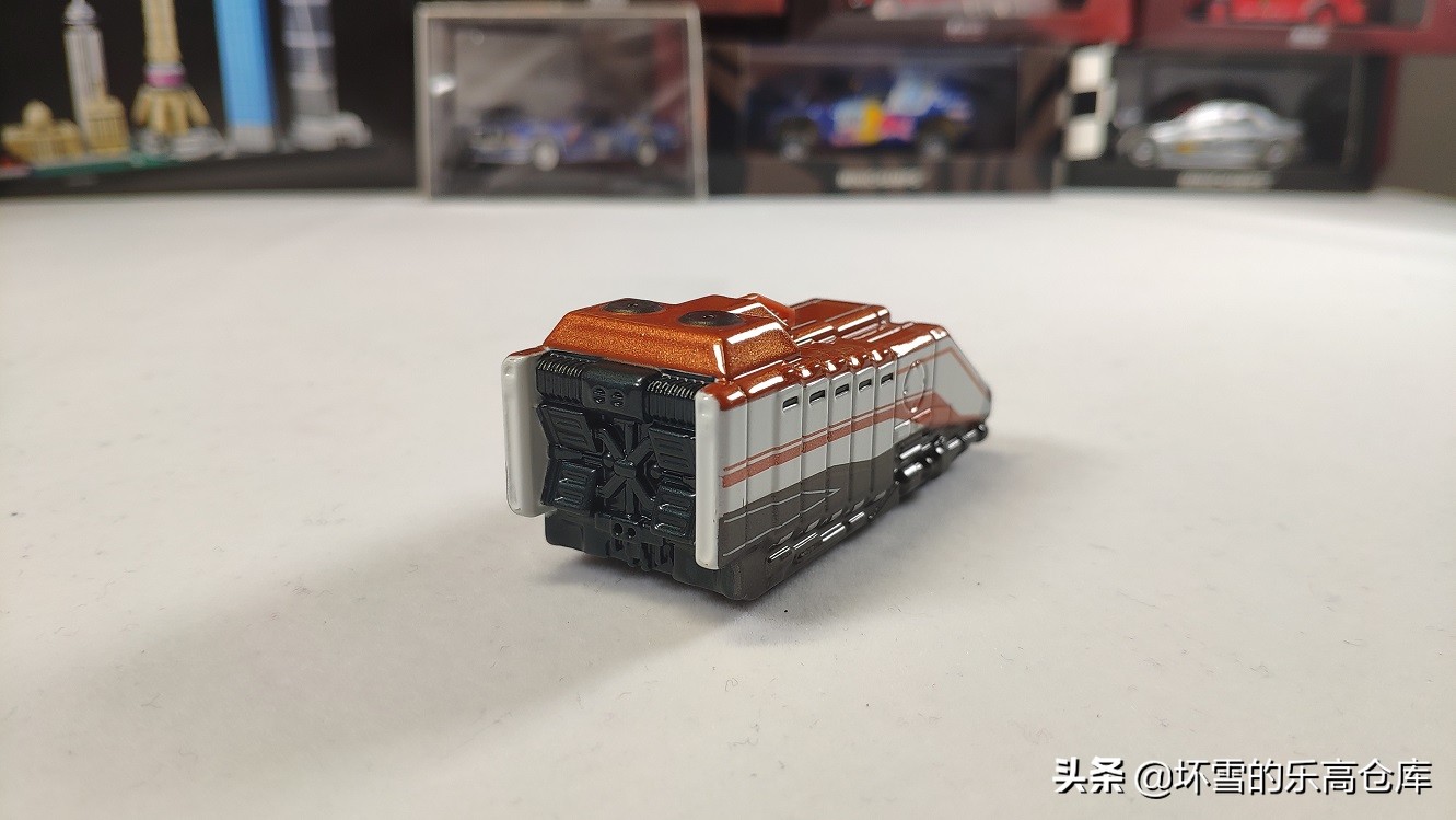 用100日元买多美卡,900日元