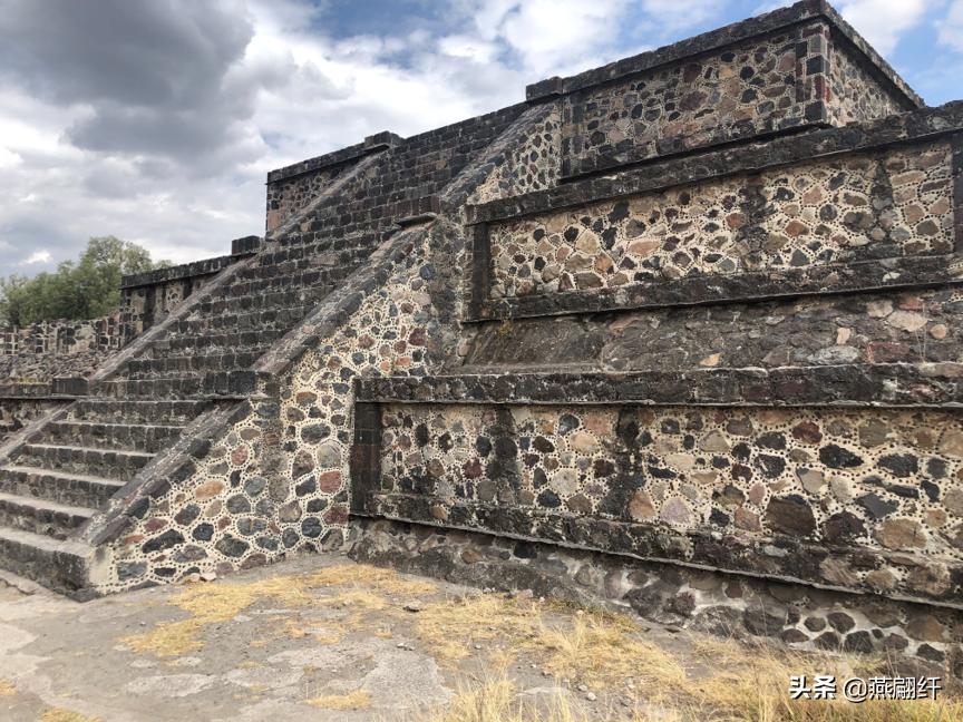 “踏迹古文明、晓看日月辉”— 除夕墨西哥金字塔一日游记