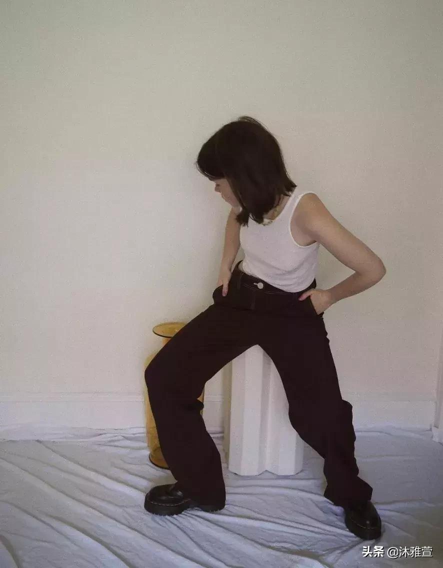 显瘦吊带直筒裤,你穿露肩吊带的样子