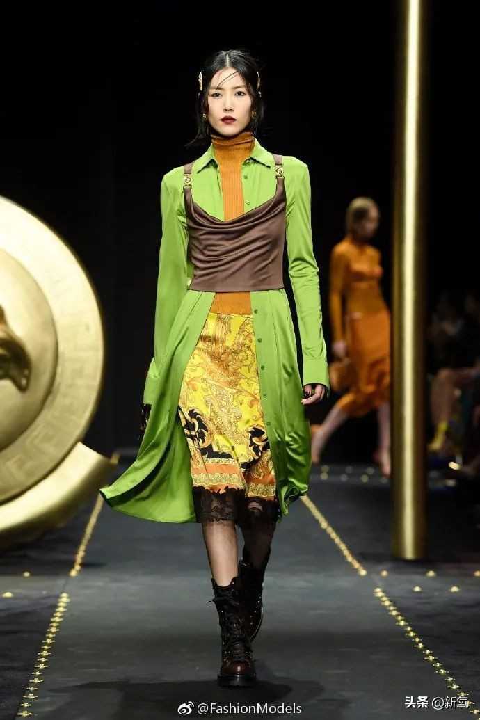 刘雯私服穿露腰装,刘雯的穿搭真的是太时尚了