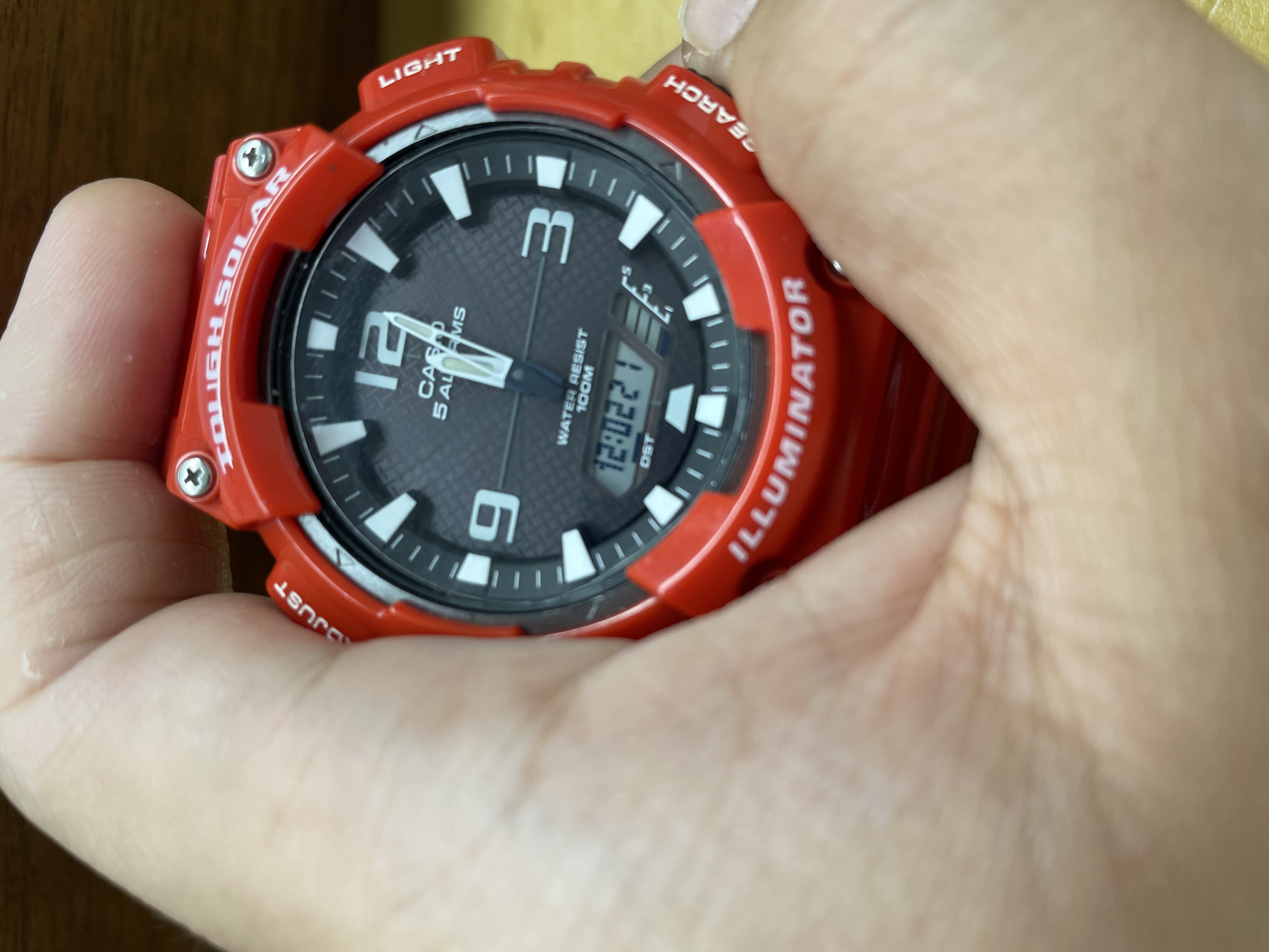 捡到卡西欧的手表是真的吗,捡了个破旧的手表