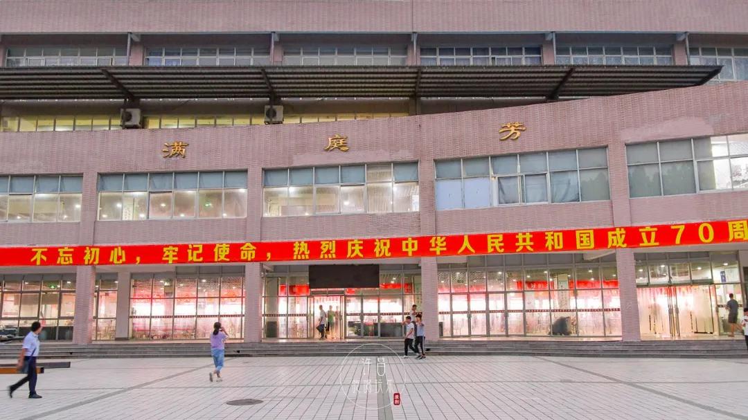 又是一年毕业季大学,又是一年毕业季餐饮套餐