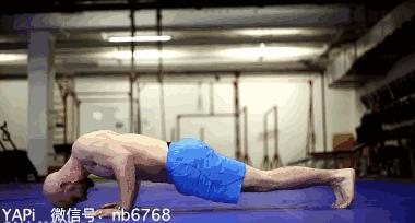 最简单的俯卧撑健身动作,简单有效俯卧撑练下胸