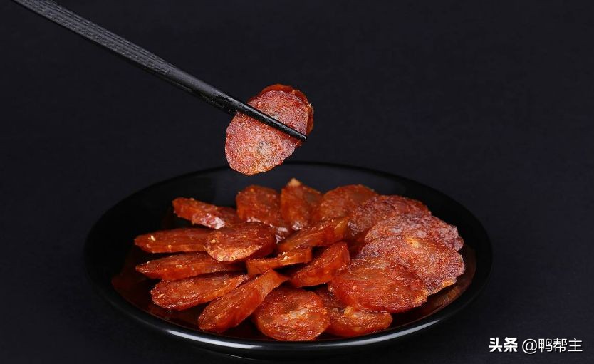 做腊肠放什么调料才好吃,做腊肠用的调料和肠衣