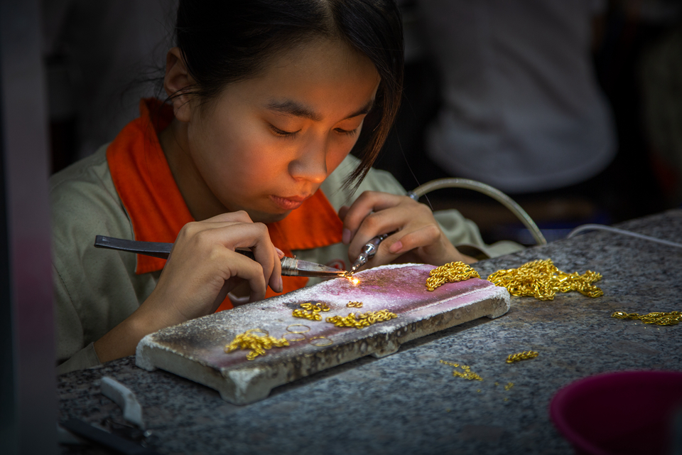 昌乐中国宝石城蓝宝石,中国蓝宝石昌乐润鑫