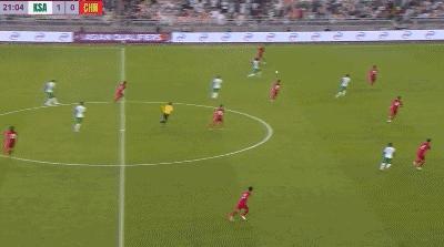 复盘国足2-3沙特，中国足球依然得靠“巴西族”