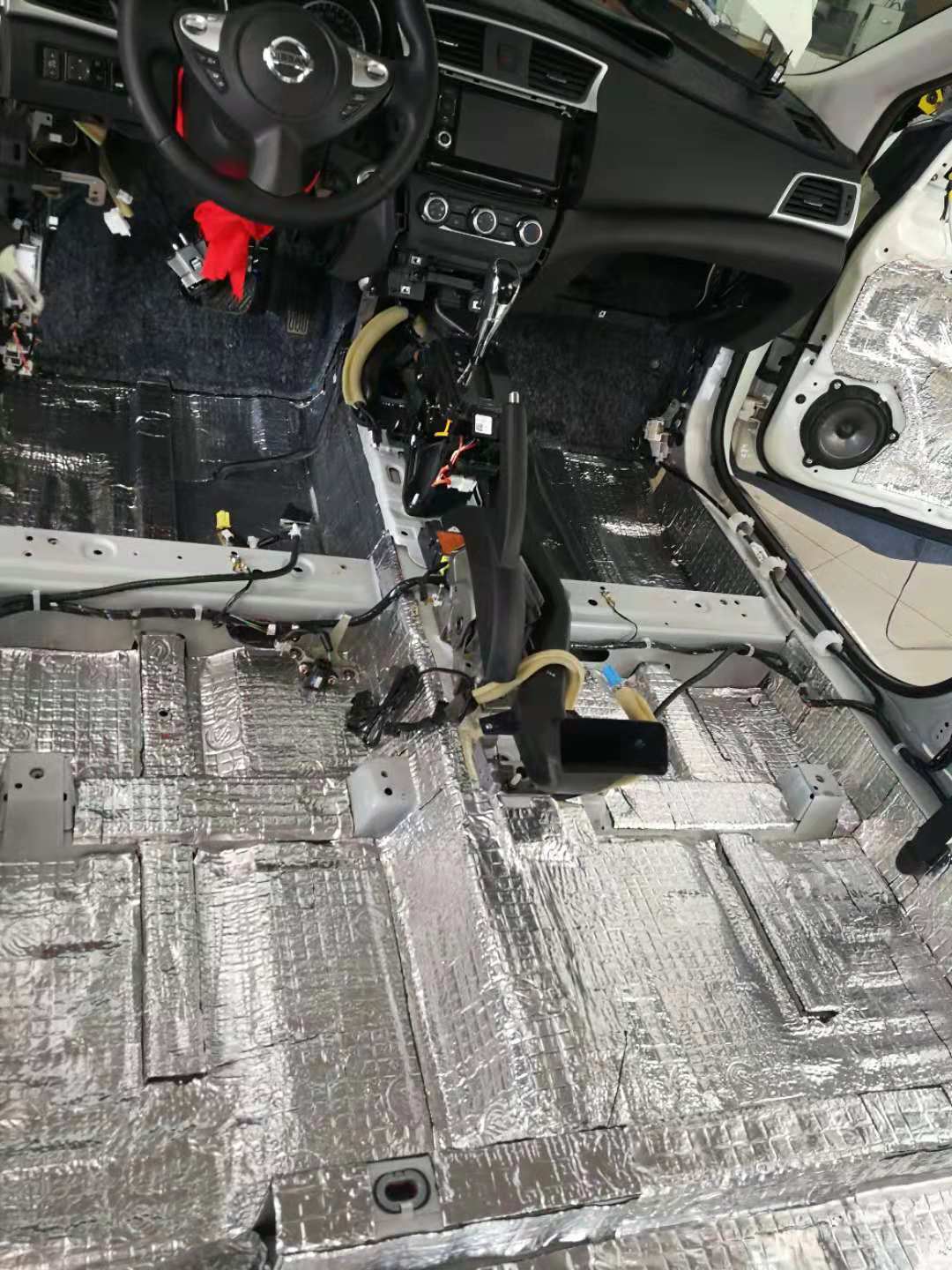 音皇丰田皇冠汽车音响改装桃木功放,视觉听觉双重享受