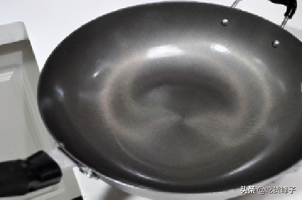 家用铁锅开锅的正确方法不粘锅,白铁锅怎样开锅才不粘锅不生锈