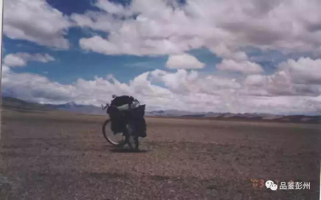 走遍中国的“寻鞋哥”来了！这回居然换上“军乐造”