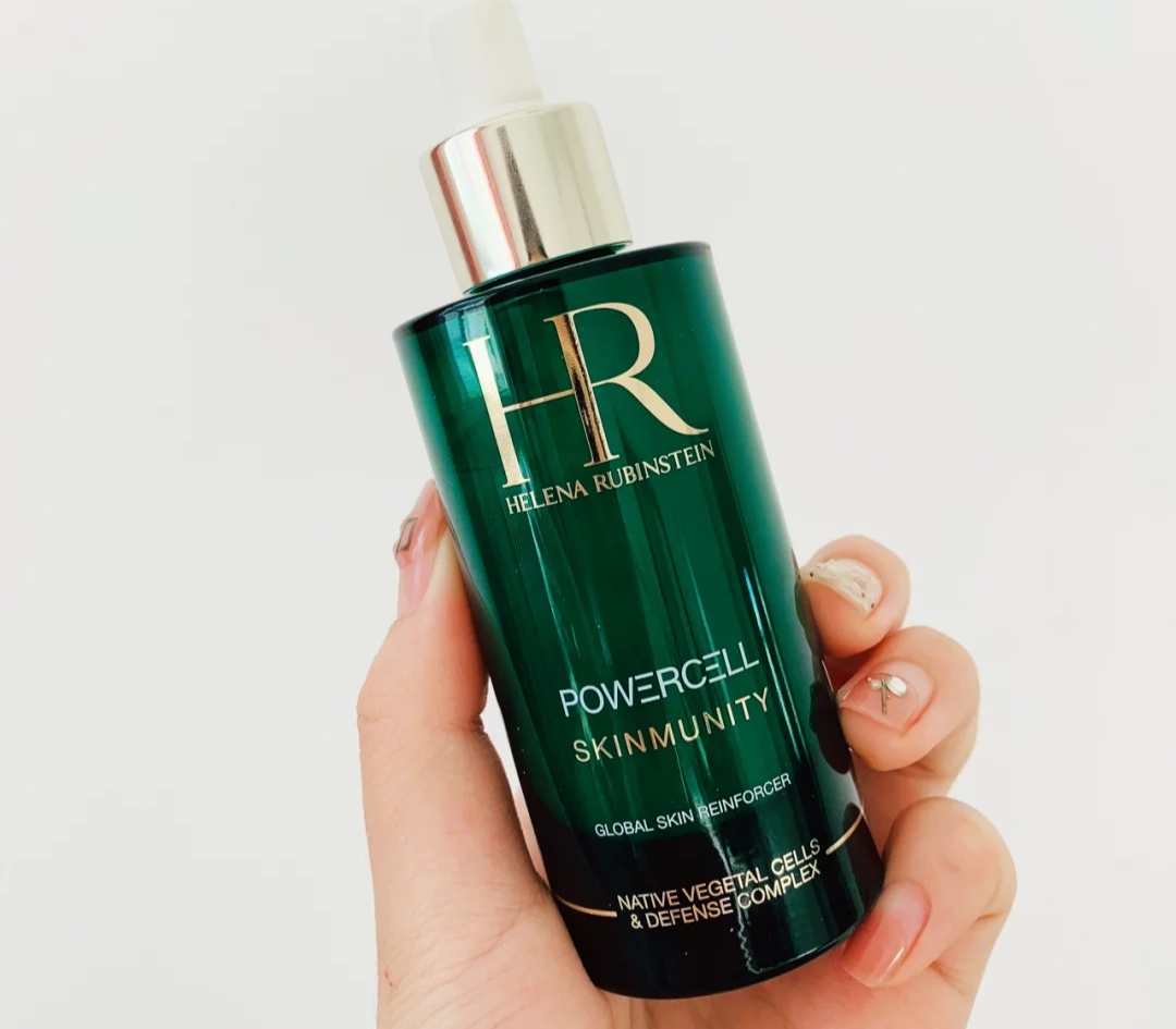 赫莲娜美白淡斑跟pola淡斑,赫莲娜和pola哪个适合混油皮