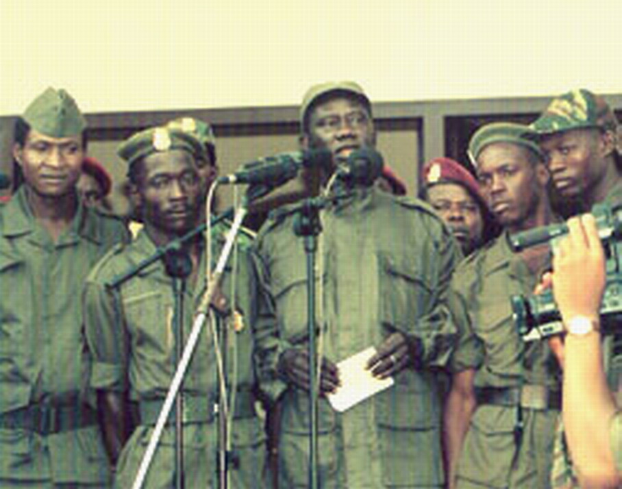 法国在几内亚犯下的恶,是几内亚*变政**不断,穷困潦倒的历史根源