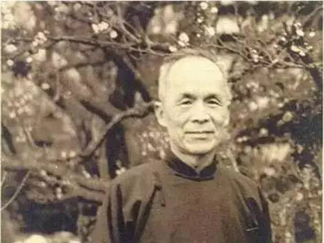 杨绛对他人的评价毫不在意,杨绛说张爱玲长得难看还死要面子