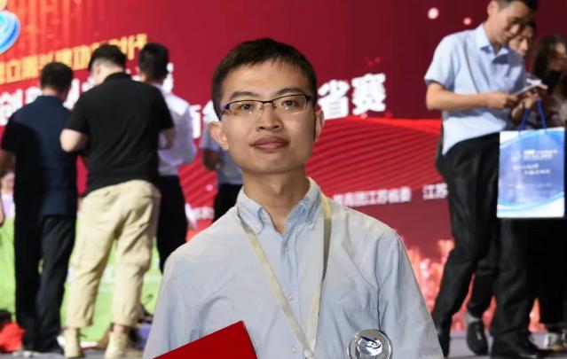 火遍媒体！南京90后CEO：没毕业就开公司，登上福布斯中国精英榜，获7项国家专利！