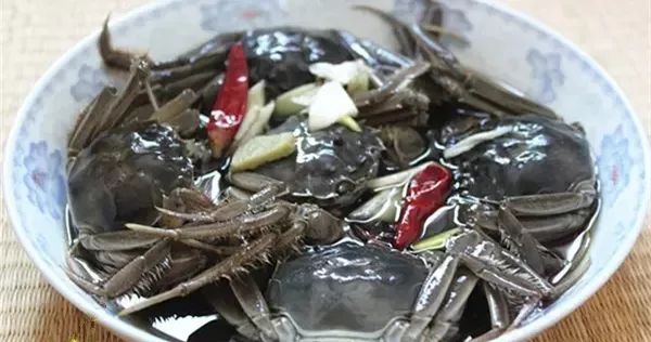 真正吃螃蟹的吃法应该是这样的,吃螃蟹时的美味