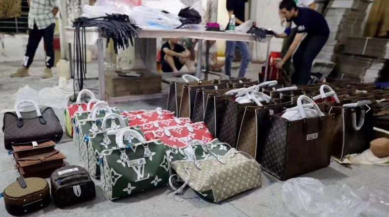 迪拜的奢侈品是正品吗,两千万的奢侈品竟然全是假的