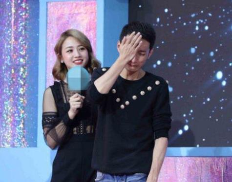 何炅王菁李维嘉龙丹妮,李维嘉购物被跟拍跟何炅对比