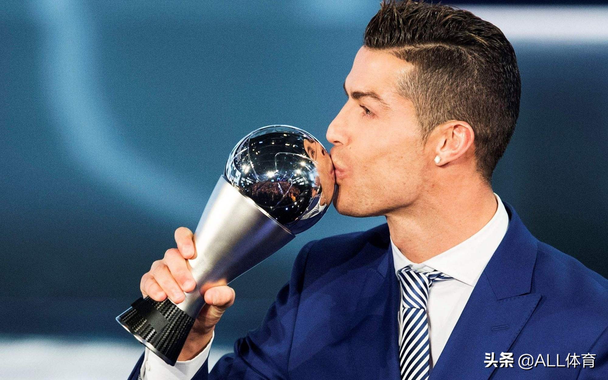 c罗和梅西拿了几个世界足球先生,梅西和c罗世界足球先生谁多