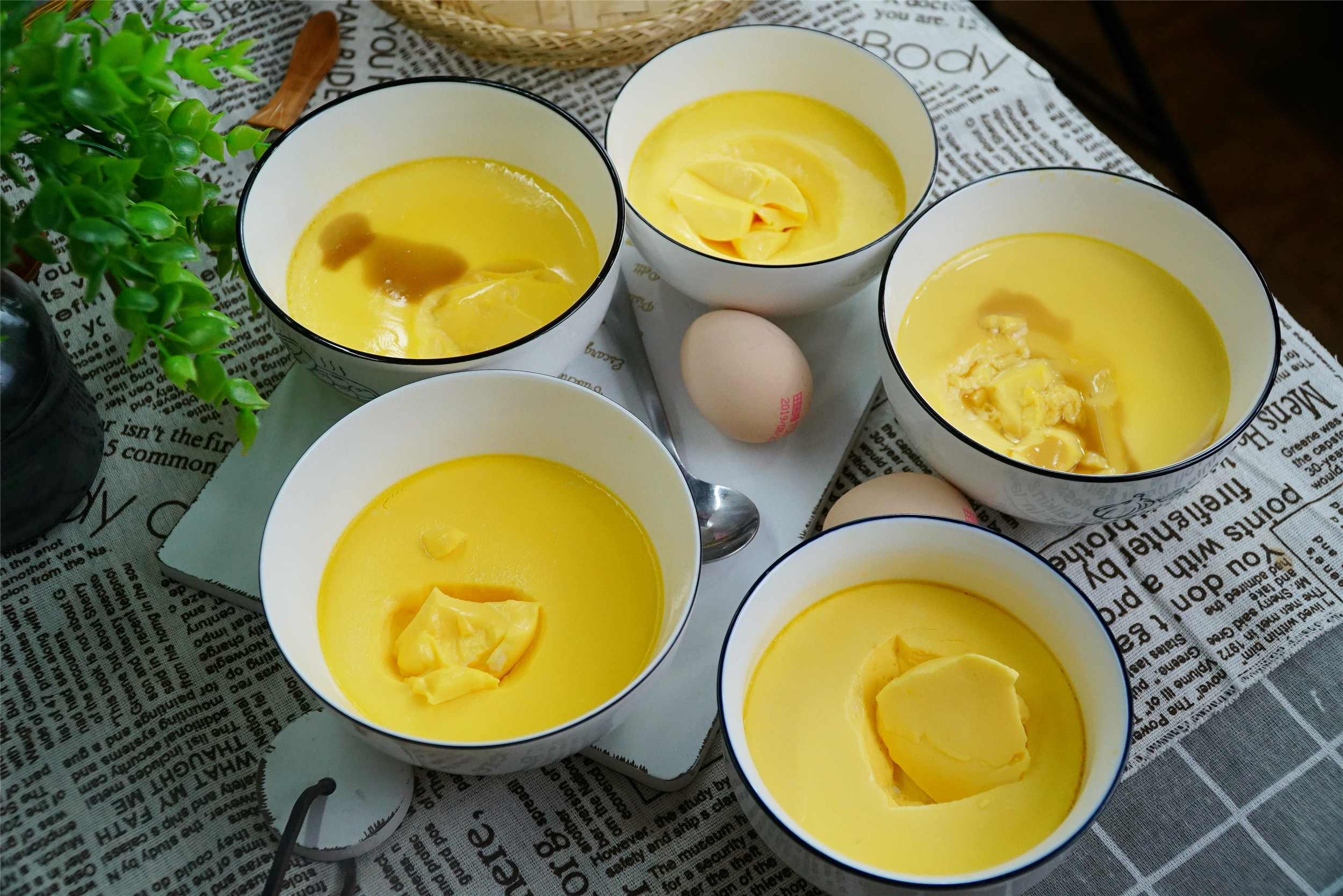 蒸鸡蛋羹该用什么火,蒸鸡蛋羹应该冷水下锅还是热水