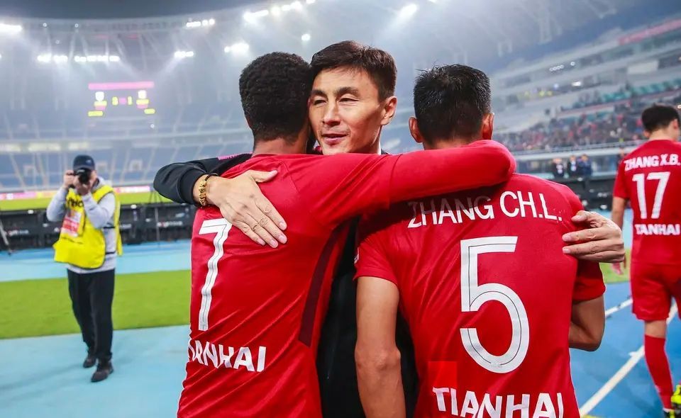 阿兰主动道歉完整版,阿兰先拔头筹广州德比