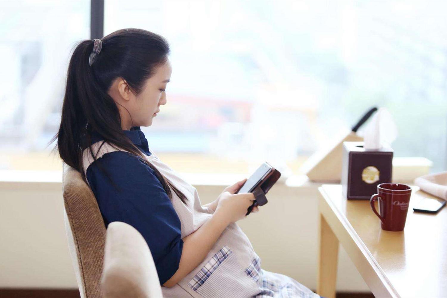 孕妇怀孕42周仍未生产，去医院后还不想生，医生：真是无知