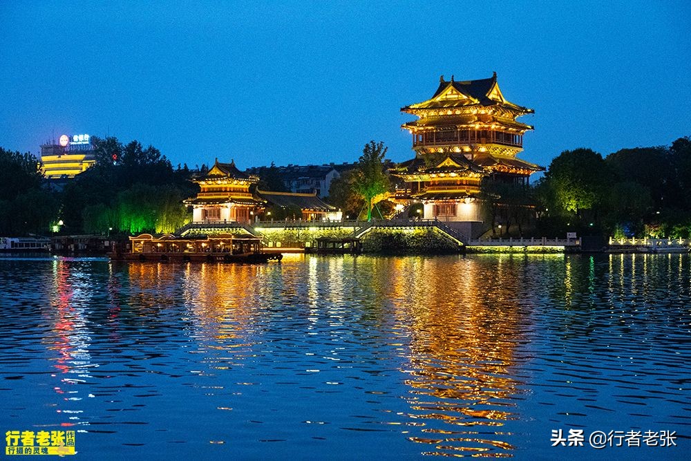 泰州特色之黄桥烧饼,江苏千年古镇特色小吃黄桥烧饼