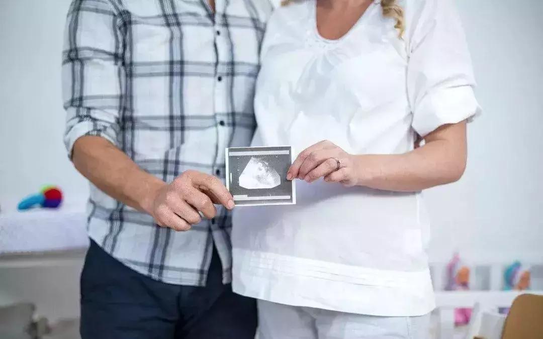 从怀孕到分娩，医生给出10条孕期实用建议，孕妈妈赶紧看看！