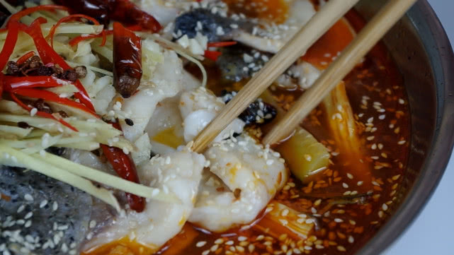 草鱼最好吃的做法最简单的,草鱼最好吃最简单的做法