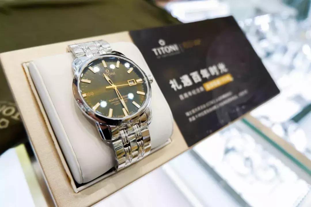 “表”面文章怎样做，郑州百货大楼名表节抢鲜上市