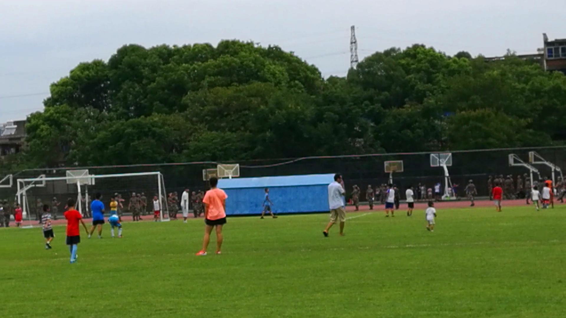 关于足球的奇葩玩法,足球场上奇葩的进球