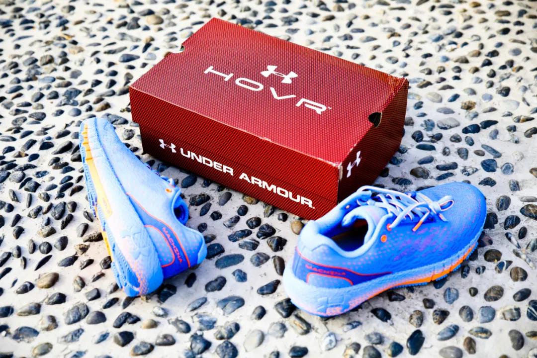 ua最新科技跑鞋,代替跑步的训练器材