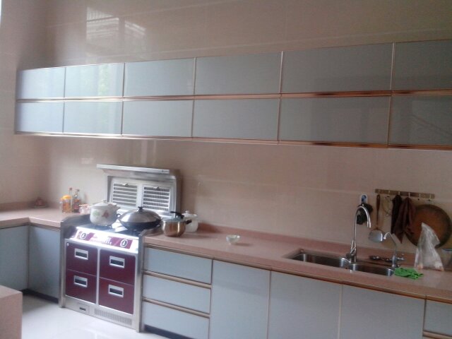 油烟机跟集成灶选哪个,油烟机和集成灶选哪个比较好