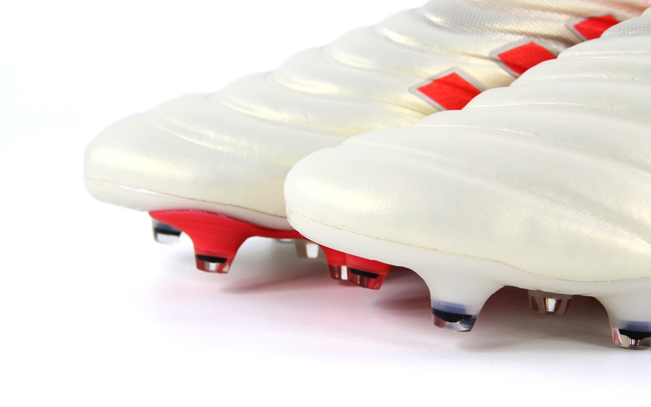 袋鼠皮也能玩无鞋带！阿迪达斯COPA19+FG静态赏析