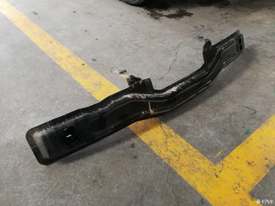 途达2021款2.5t柴油版越野视频,2021款途达四驱七座越野视频