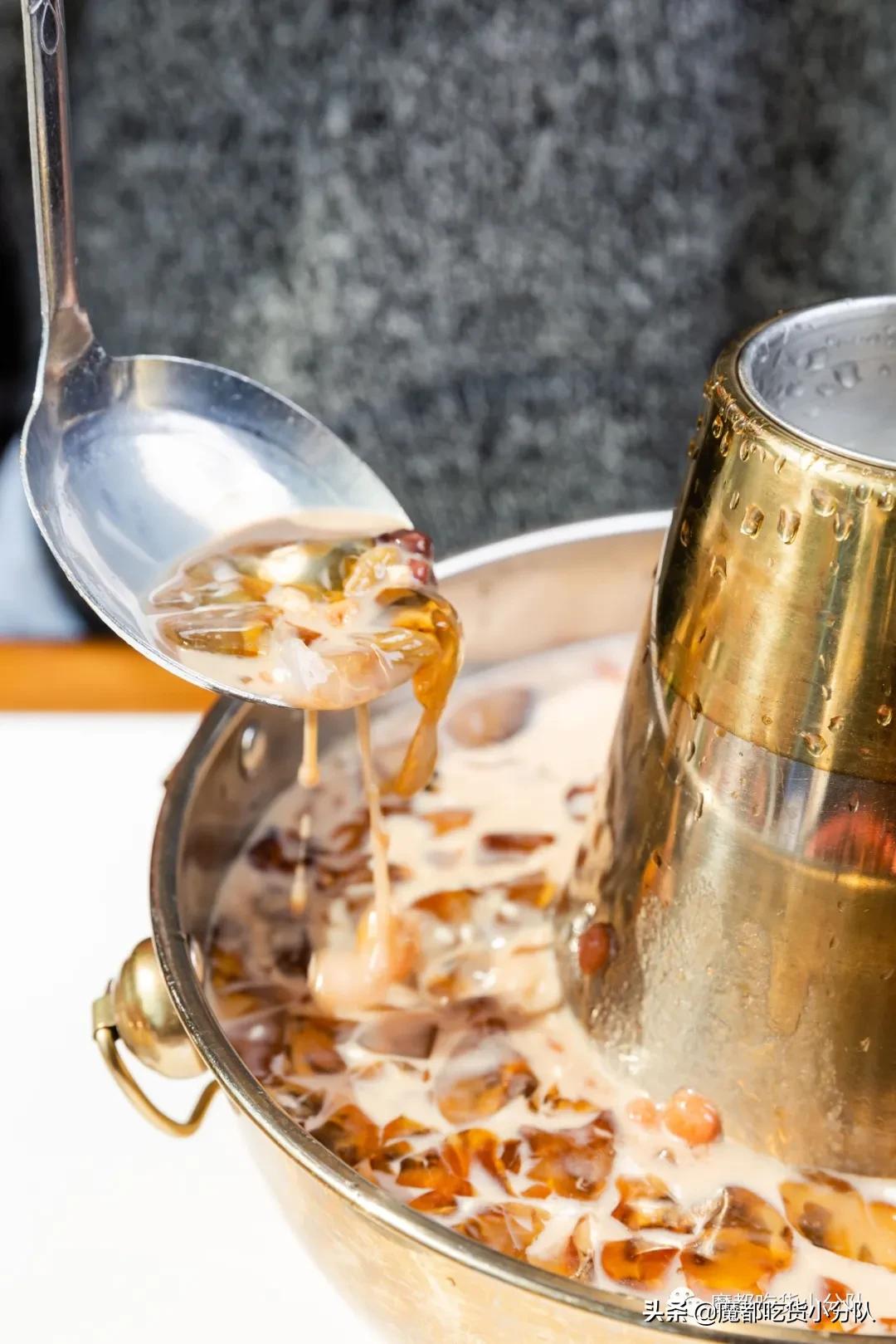 不会吧，红盔甲开KTV了