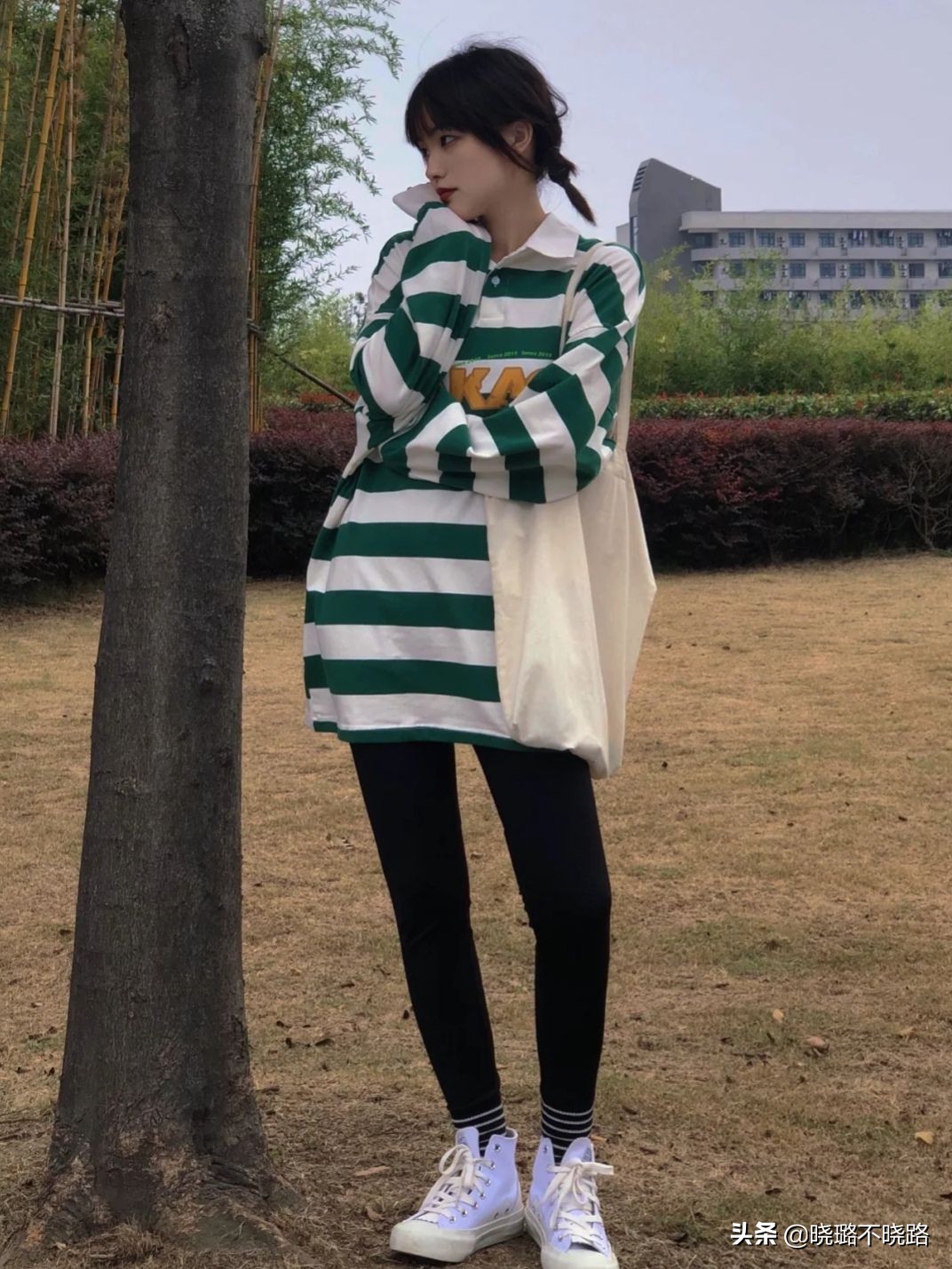 百搭洋气卫衣鲨鱼裤,卫衣鲨鱼裤穿搭女冬季搭配高级感