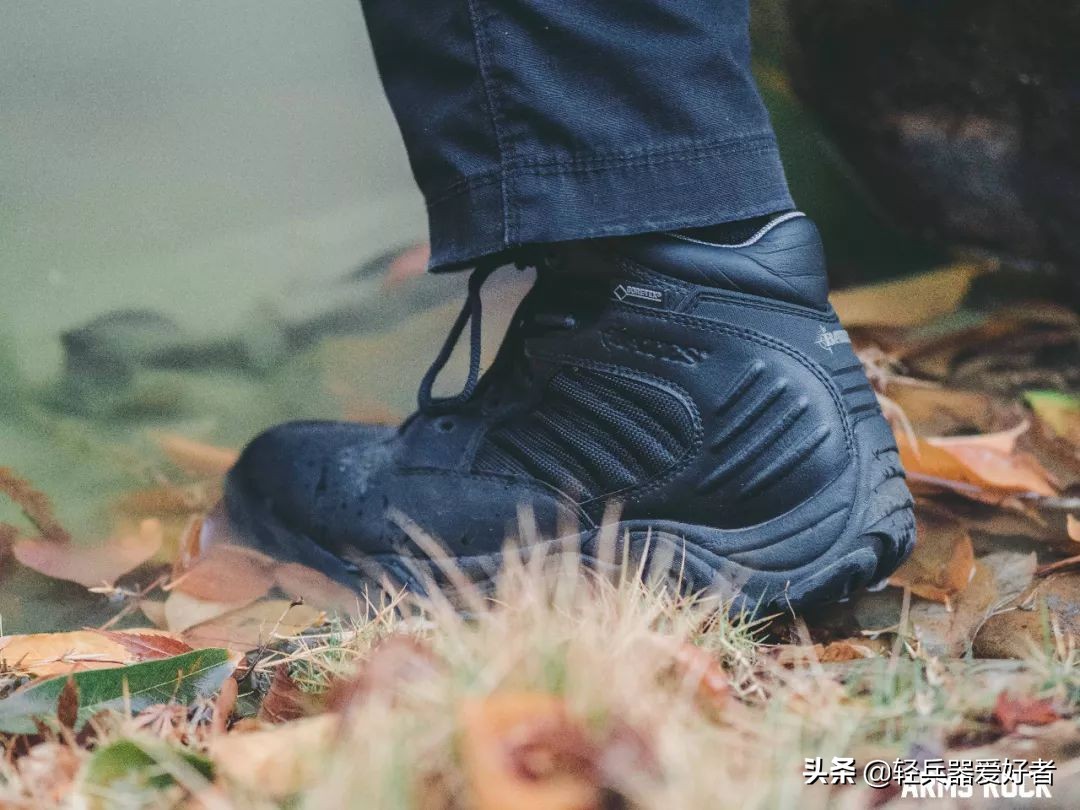 适合夏天穿的透气军靴,穿什么鞋雨天防滑最好