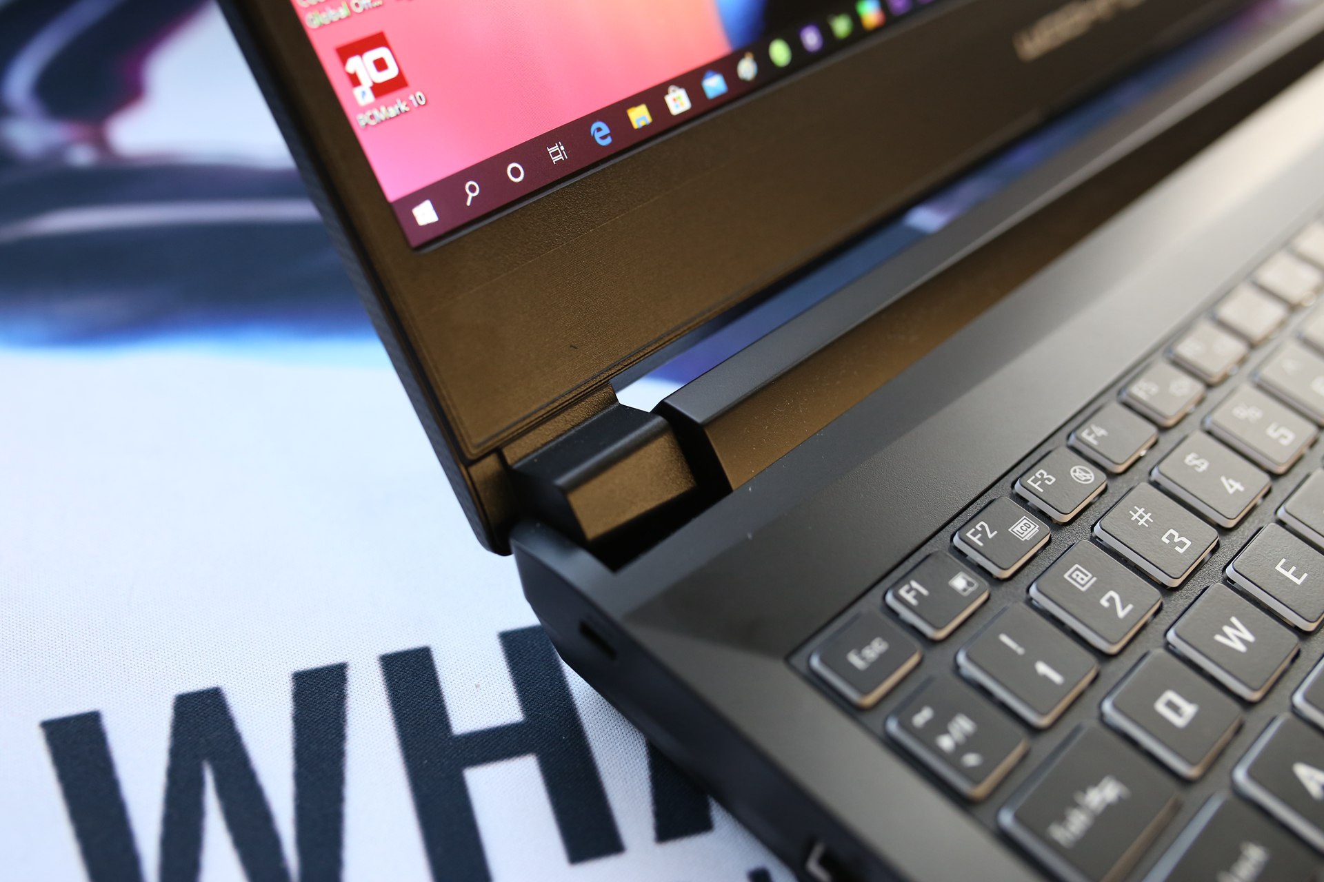 性能爆表！把台式机CPU装进笔记本，X5空妖R93900拆机评测