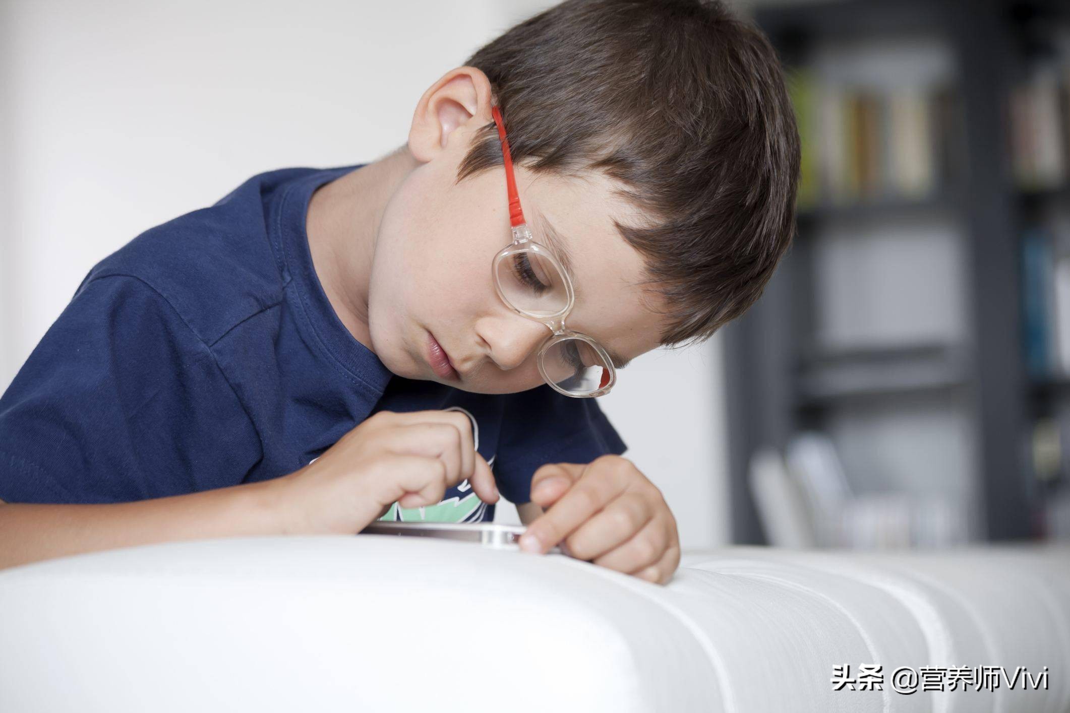 叶黄素怎么吃对视力最好,青少年护眼补哪种叶黄素