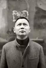 纸上的光影和字：6月30日，来看中国20位诗人的街拍摄影展