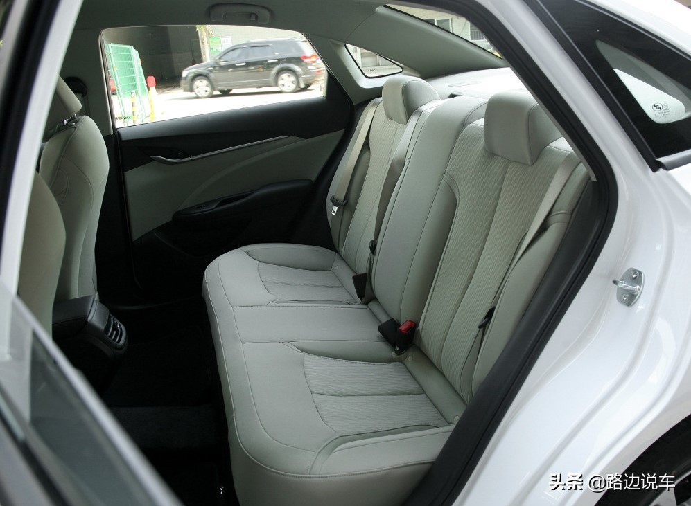 买了别克英朗1.0T，不如想象中完美，简单分享提车价格和用车感受