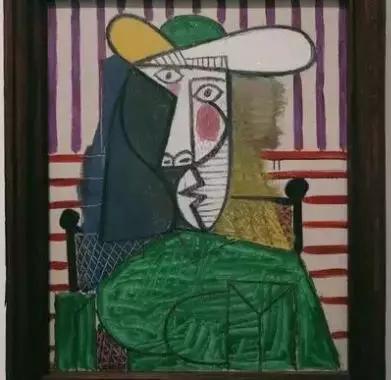 有偿替人抢火车票犯法吗,男子倒卖车票被罚120万