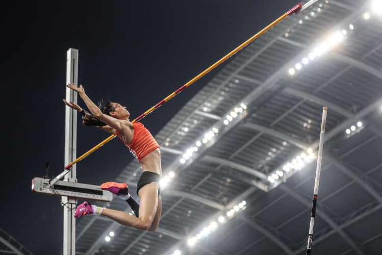 苏炳添十次破十秒的比赛图片,苏炳添第一次打破世界纪录