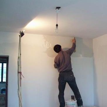 墙面刷漆裂开怎么办,墙面刷漆后有裂纹怎么处理