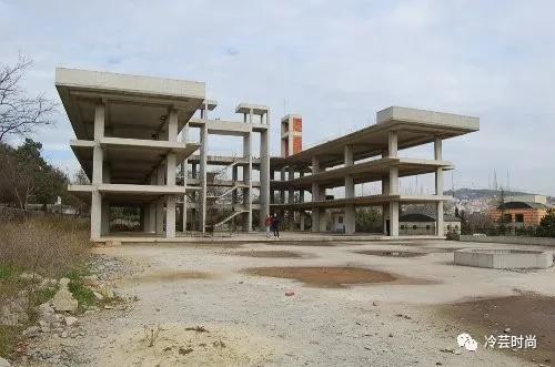 以建筑为主题的服装设计主题分析,服装设计建筑设计