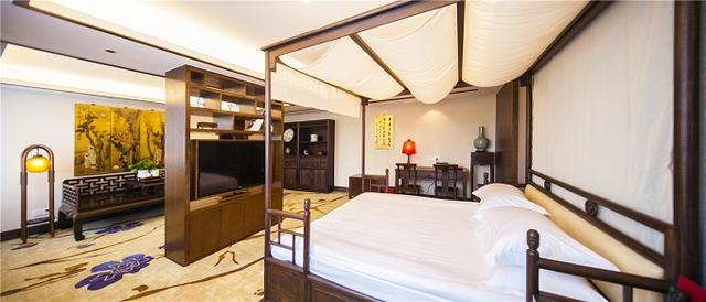 乌镇枕水酒店和望津里酒店哪家好,乌镇住宿古宅