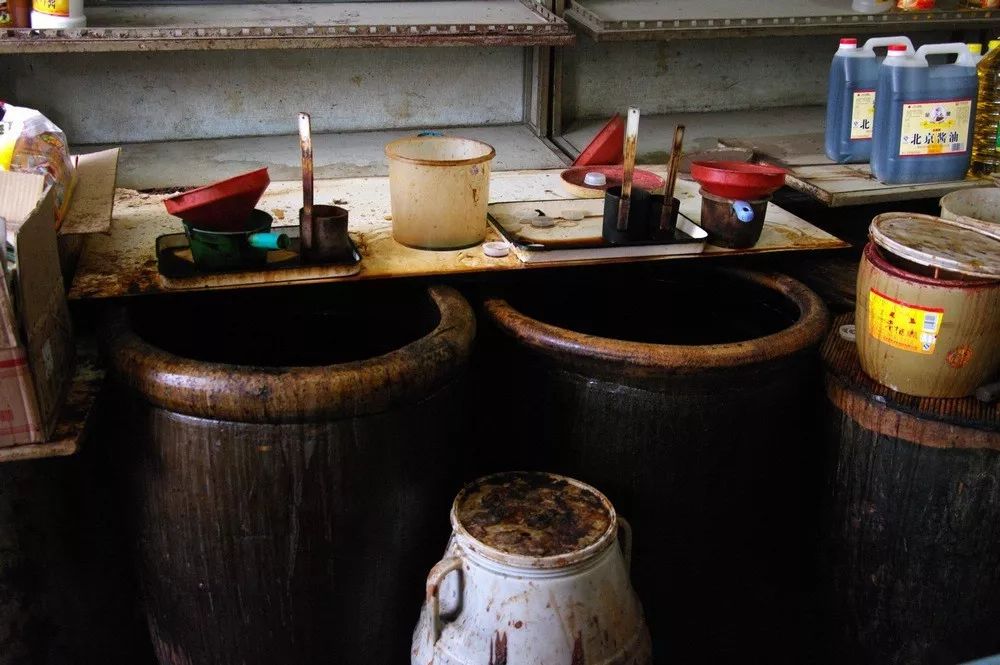 广西梧州1997年身份证,身份证是1999年的照片