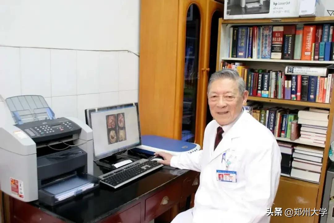 致敬他,致敬为医学奉献终生的人