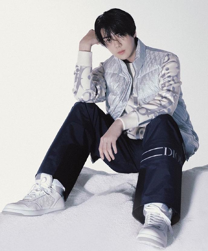 边伯贤穿搭风格,边伯贤单品