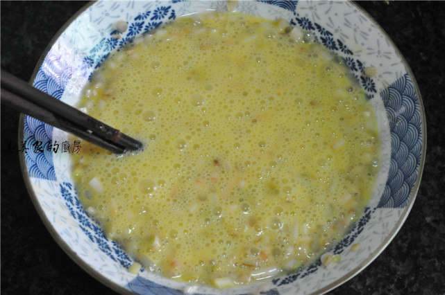 鸡蛋跟它一起炒，一半人不敢碰，另一半人爱到哭