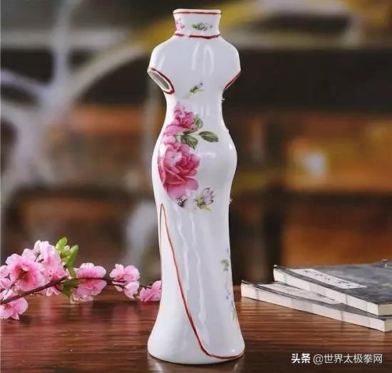 古韵中华高档女士太极表演服,太极精神旗袍